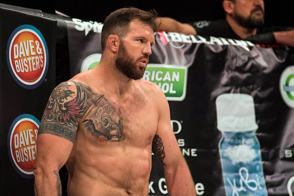 Райан Бейдер победил россиянина Молдавского и стал чемпионом Bellator в тяжелом весе.