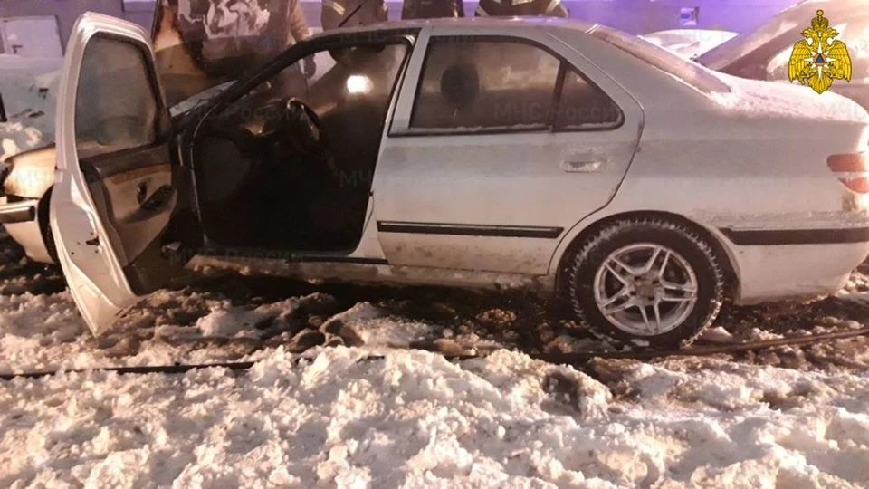 Пожар авто произошел в полночь на улице Георгия Амелина.