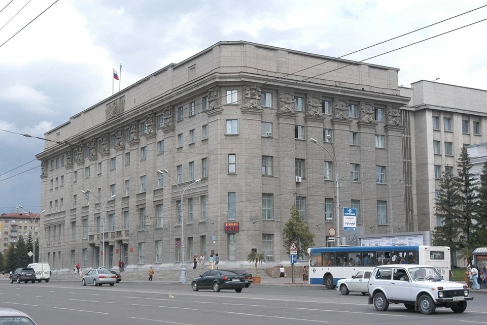 Уволились 30% работников департамента строительства.