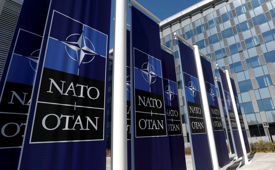 НАТО готовится к военному освоению территории Украины, считает постпред РФ при ОБСЕ Александр Лукашевич.