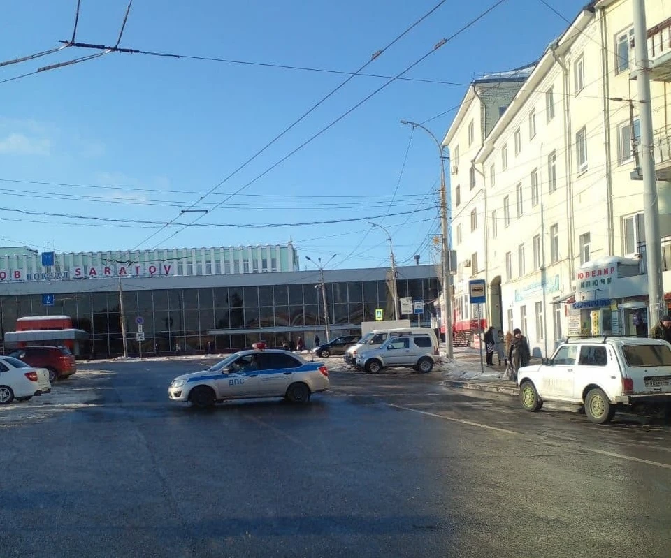 Подъезд к вокзалу перекрыт