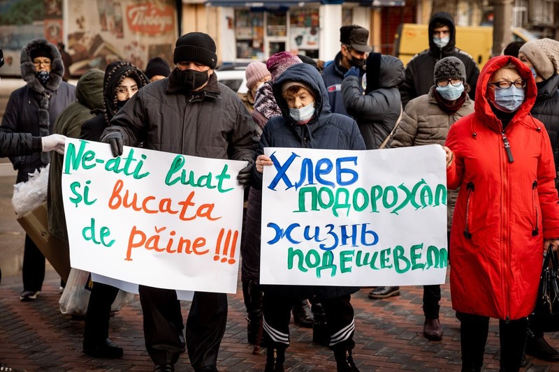 Люди требовали отставки правительства и удешевления хлеба (Фото: сайт партии ШОР).