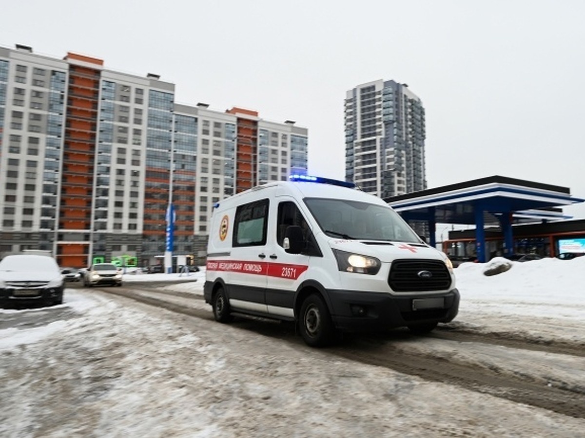 В Екатеринбурге внучка заказала платную скорую, чтобы спасти 82-летнюю  бабушку с травмой головы и ковидом - KP.RU