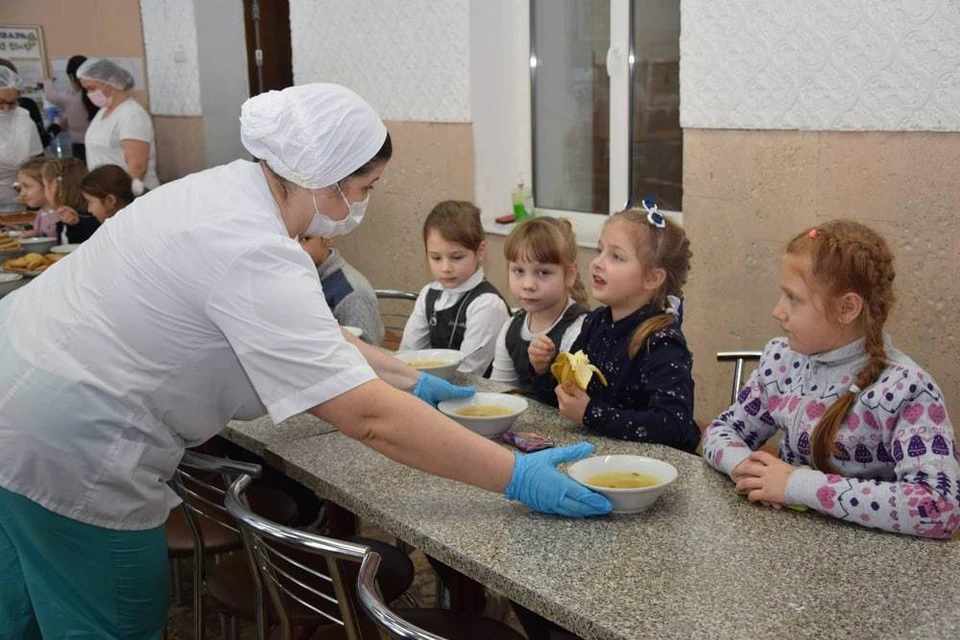 Ученики младших классов будут получать бесплатные завтраки. Фото: пресс-служба администрации Симферополя
