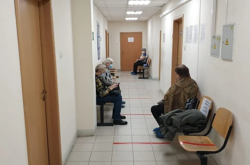 Очереди в поликлиниках обсуждают все, кому пришлось с ними столкнуться в разгар новой волны коронавируса. Фото: пресс-служба облздрва.