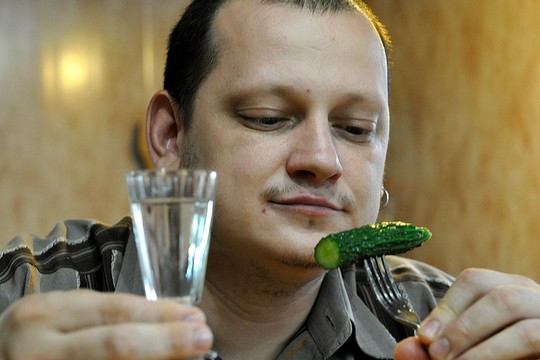 За прошлый год россияне выпили в общей сложности 1,56 млрд литров водки.