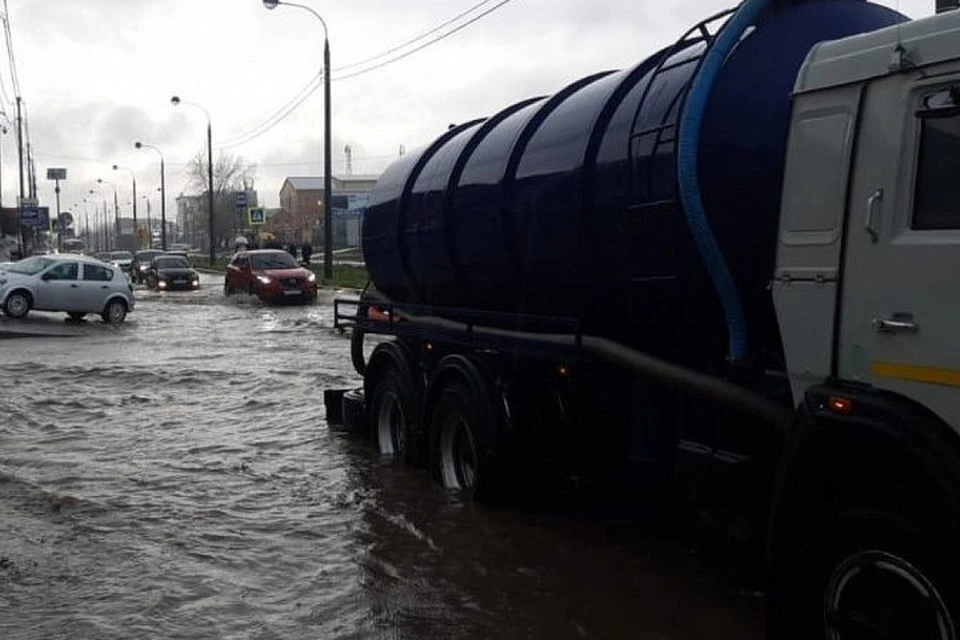 В Краснодаре откачали талую и дождевую воду по 118 адресам. Фото: пресс-служба администрации Краснодара