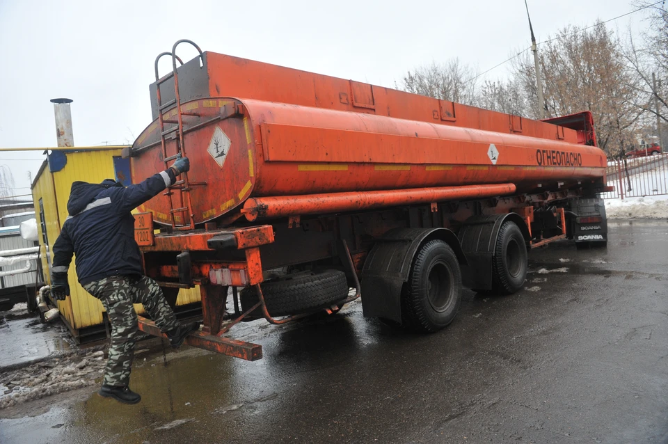 Розлив дизельного топлива произошел под Усть-Кутом из-за ДТП с бензовозом