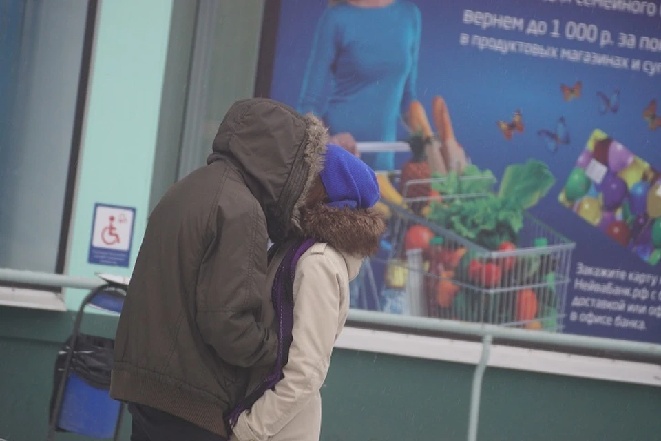 Больше 36% опрошенных признались, что заводили романы с коллегами
