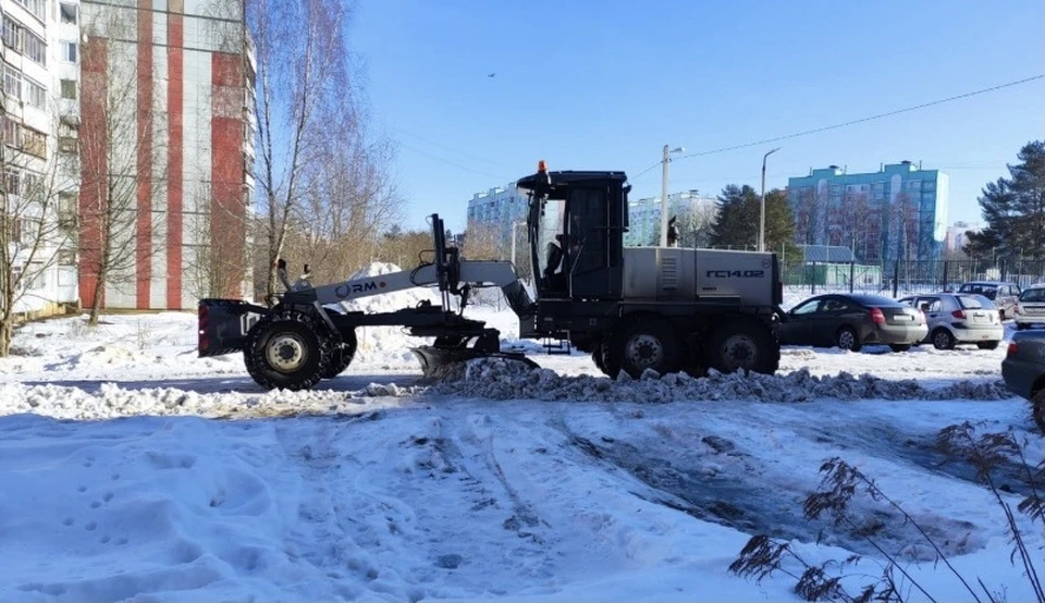В Смоленске за выходные убрали около 3 тысяч кубометров снега. Фото: пресс-служба администрации города.
