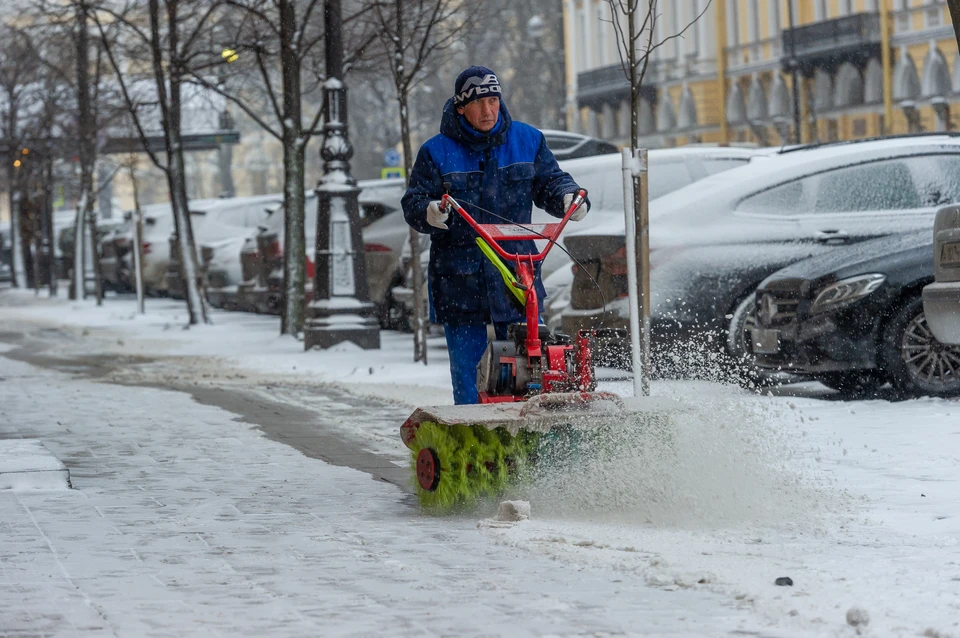 В Петербурге за зиму убрано более 3 млн кубометров снега