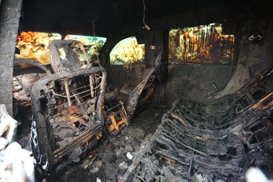 Машина жительницы Приморья сгорела из-за замкнувшей сигнализации