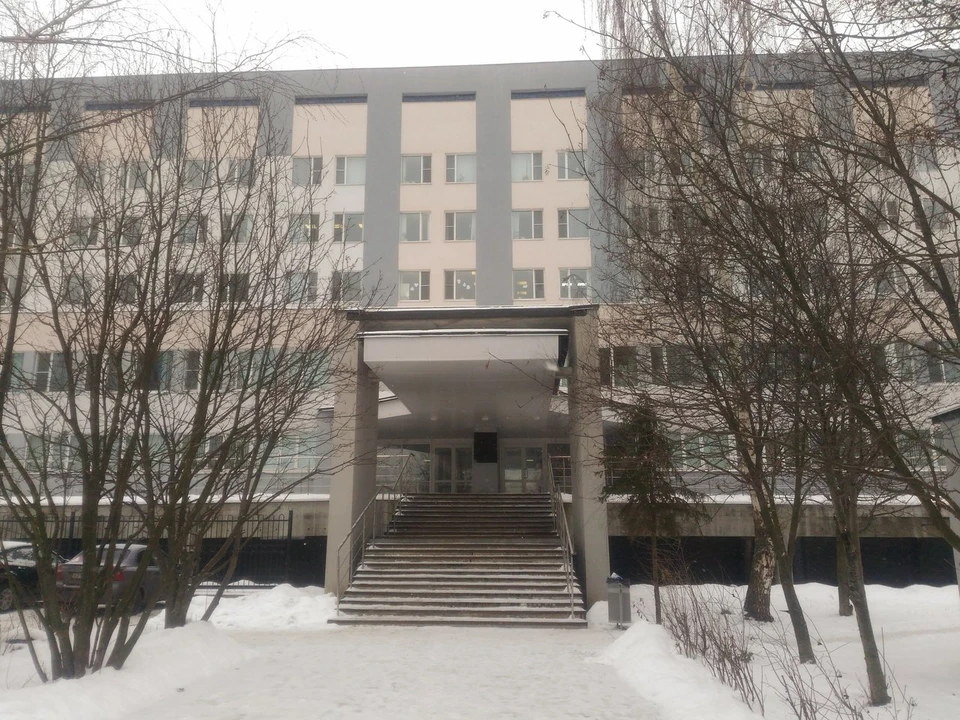 Ребенок находится в роддоме уже две недели.