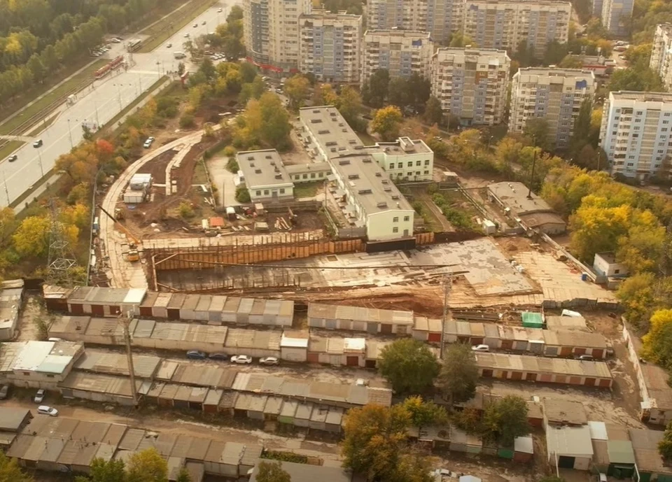 Новый корпус строят рядом с главным корпусом инфекционной больницы для детей. Фото: Сергей Бобин