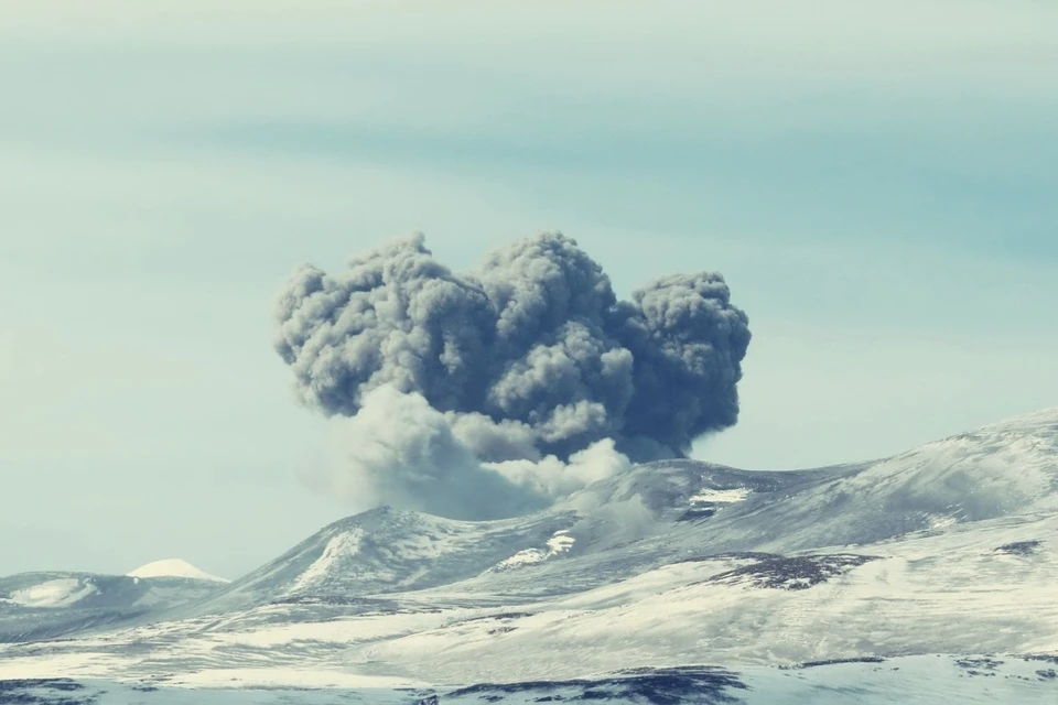 Вулкан Эбеко, архивное фото. Автор: С. Лакомов, ИВиС ДВО РАН