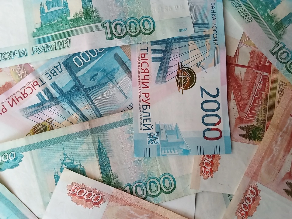Житель Нового Уренгоя перевел аферистам полмиллиона рублей, чтобы погасить кредит