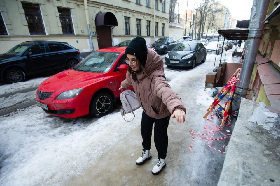 Жительница Петербурга оценила в 300 тысяч рублей свое падение на льду.
