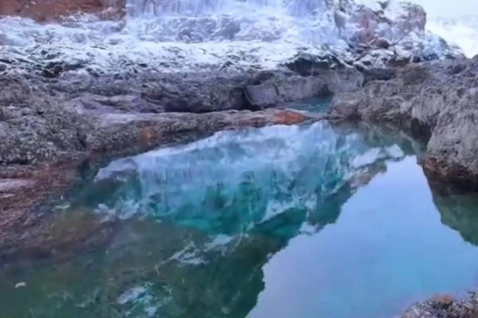 Красивая литораль находится недалеко от Лодейного. Фото: скриншот видео/Евгений Мутабор
