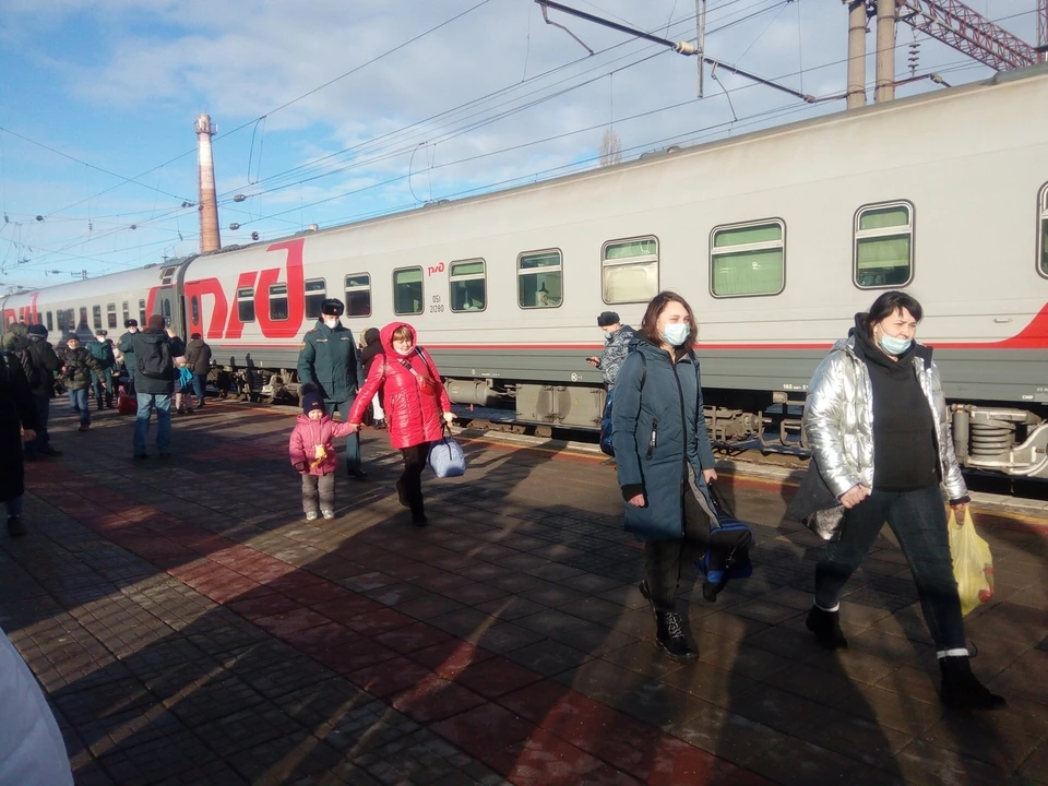 20 февраля в 8:40 на центр вокзал Воронежа прибыл поезд с беженцами.