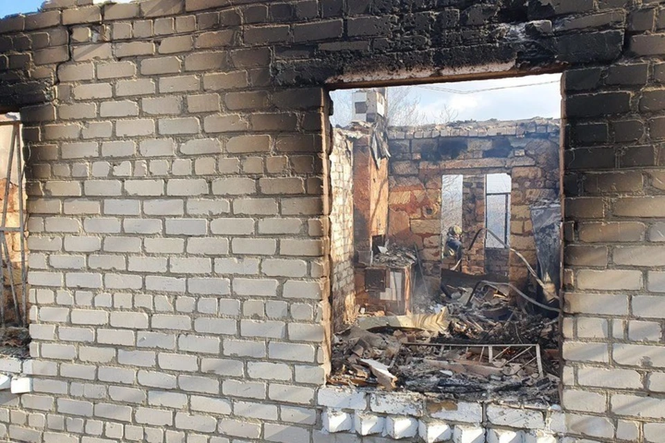 Двое мирных жителей погибли в поселке Пионерское, их дома были разрушены. Фото: СЦКК ЛНР