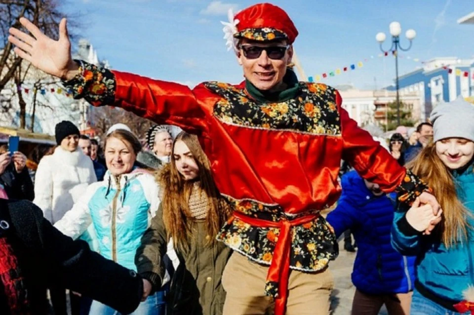 Масленичные гулянья в Краснодаре - один из любимых праздников горожан. Фото: мэрия города