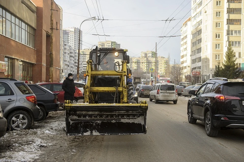 В последние дни в уборке города задействованы около 200 единицы техники и 369 дорожных рабочих