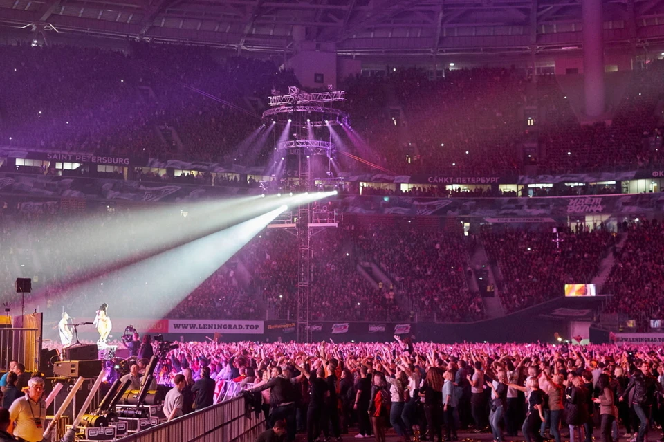 Петербургские фанаты Imagine Dragons жалуются, что не могут вернуть деньги за отмененный концерт.
