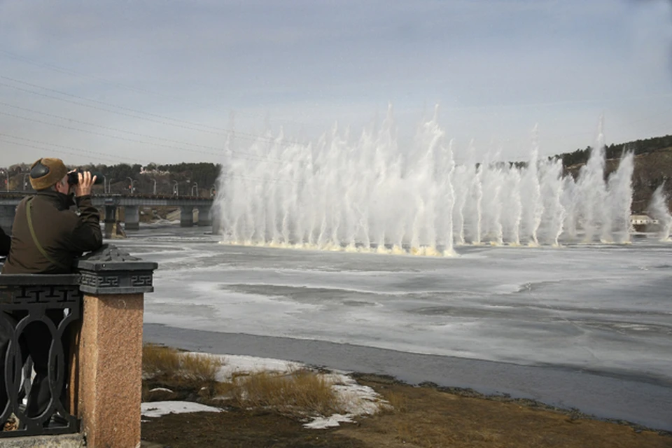 Глава Кемерова рассказал о взрыве льда на реке Томь.