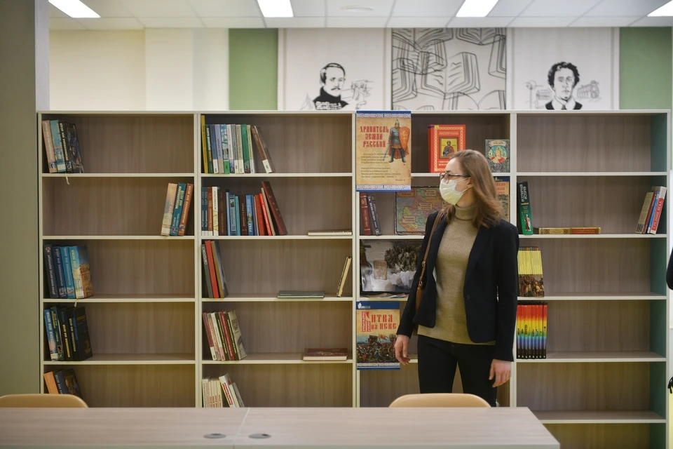 Первым мероприятием библиотеки с новым именем стала выставка книг, посвященная Году Дмитрия Наркисовича Мамина-Сибиряка