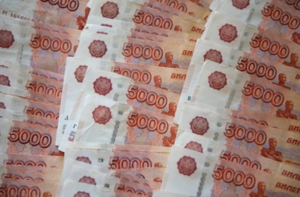 Хабаровчанин доверился мошенникам и отдал им почти два миллиона рублей
