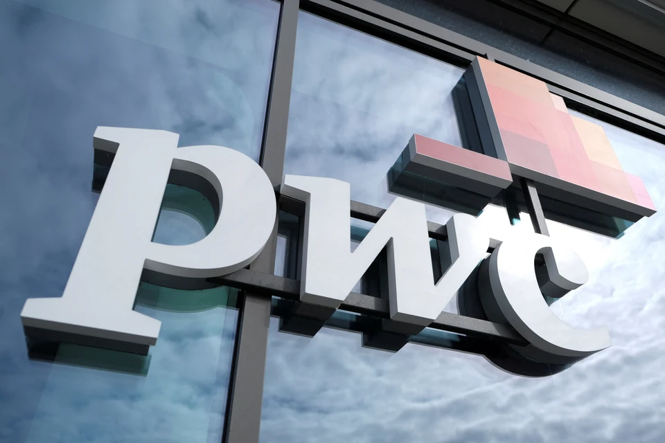 Аудиторская компания PwC намерена приостановить деятельность в России