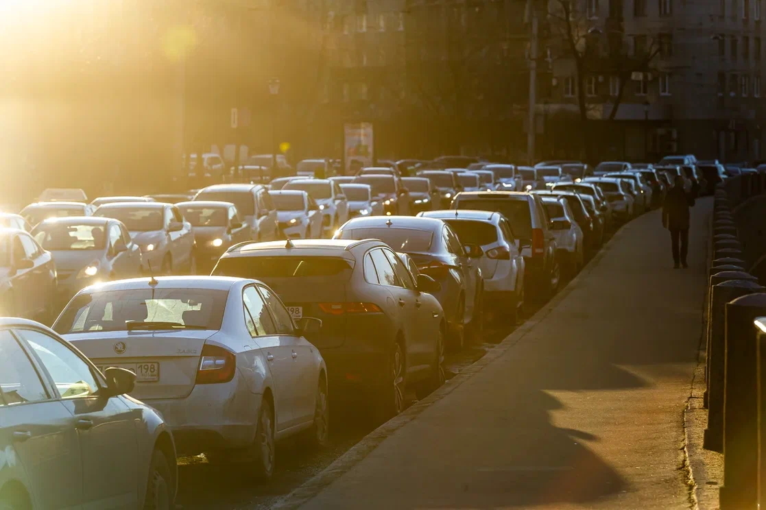 В Санкт-Петербурге резко уменьшилось количество автомобилей за последние пять лет.