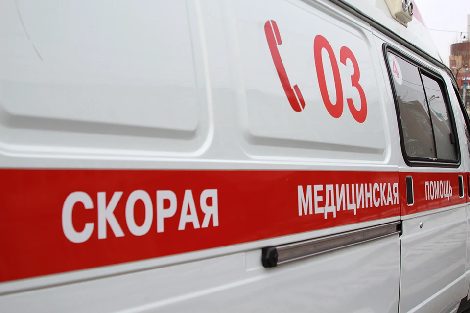 Напавший с ножом на полицейских иркутянин умер в больнице