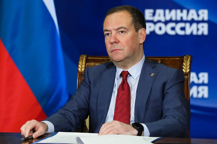 «Когда надо им – можно закрыть глаза на все»: Медведев раскрыл двуличие западной политики