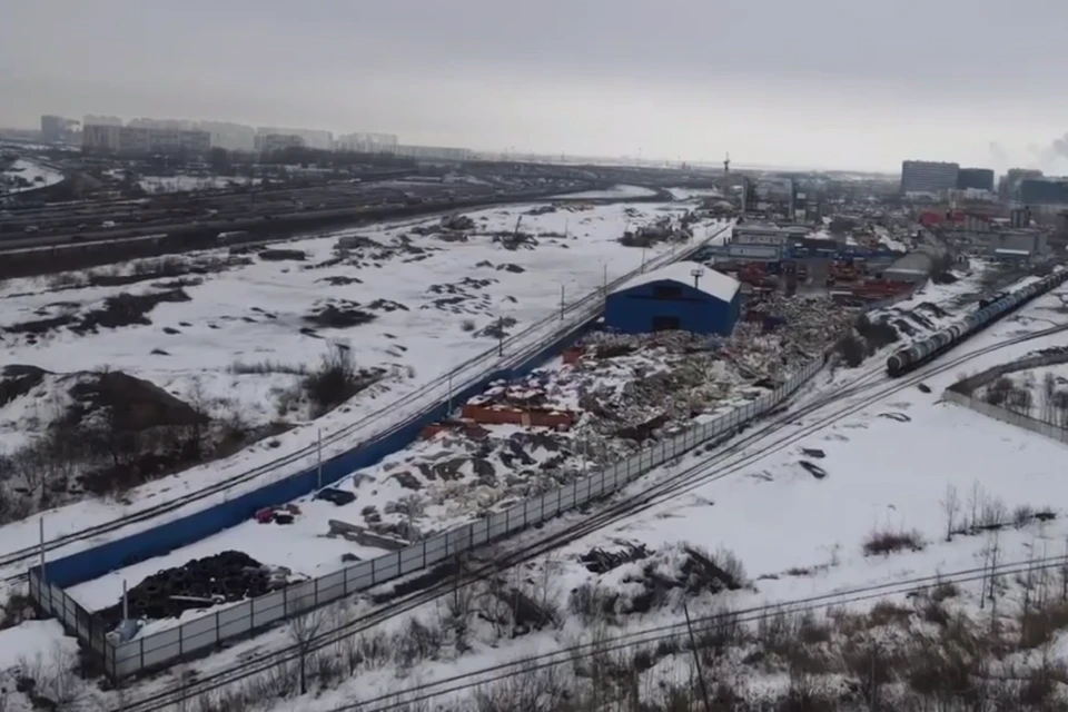 Прокуратура нашла незаконную свалку на Штурманской улице. Фото: Прокуратура СПб.