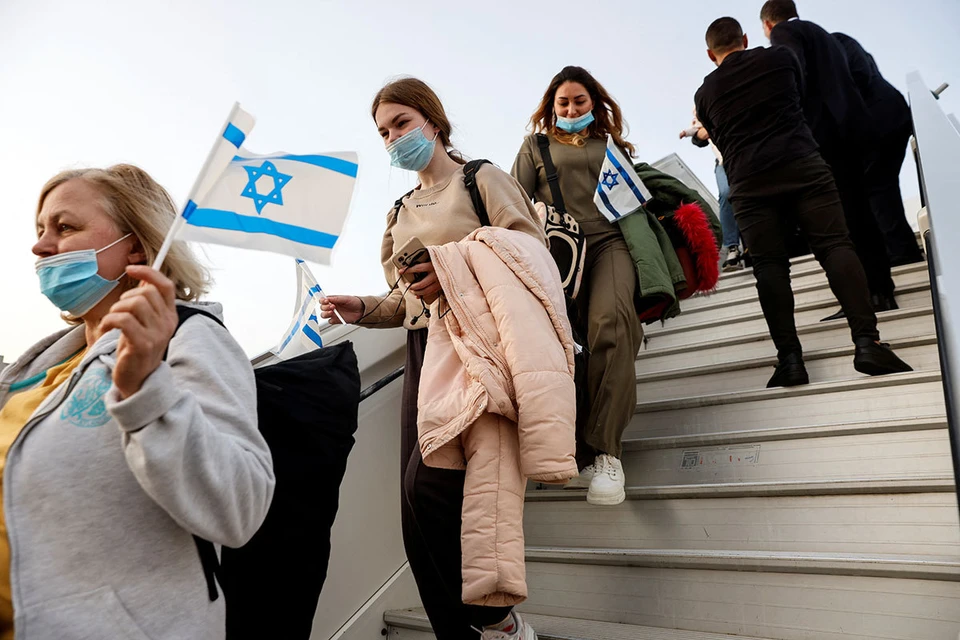 Каждого беженца, прибывающего в Израиль, тщательно проверяют, чтобы за ним не было криминального прошлого.