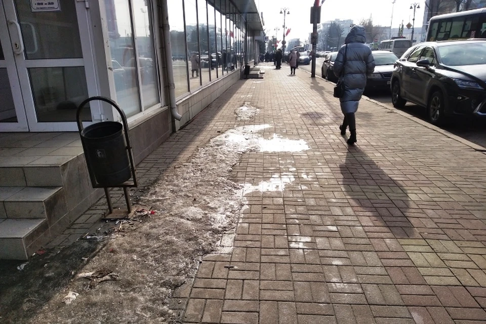 При себе нужно иметь паспорт
