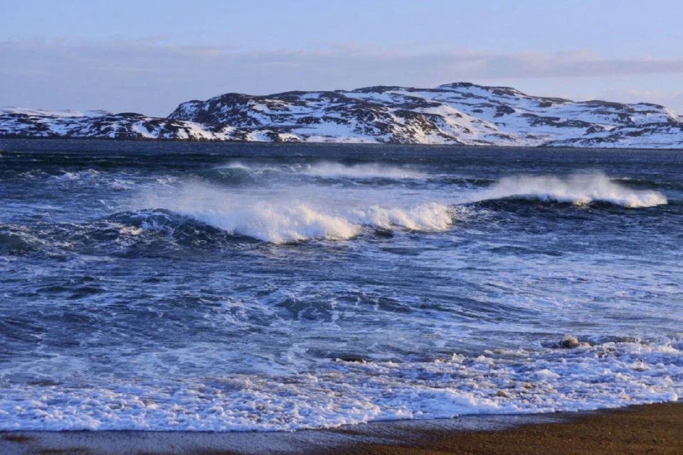 баренцево море. баренцево море и баренцев. кольский полуостров баренцево море пляж. баренцево море бергега. баренцево море шторм.