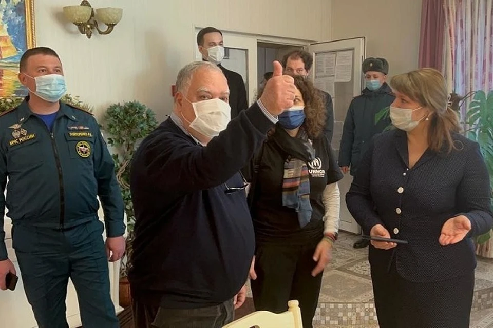 Карим Атасси оценил помощь беженцам на Дону. Фото: правительство РО.