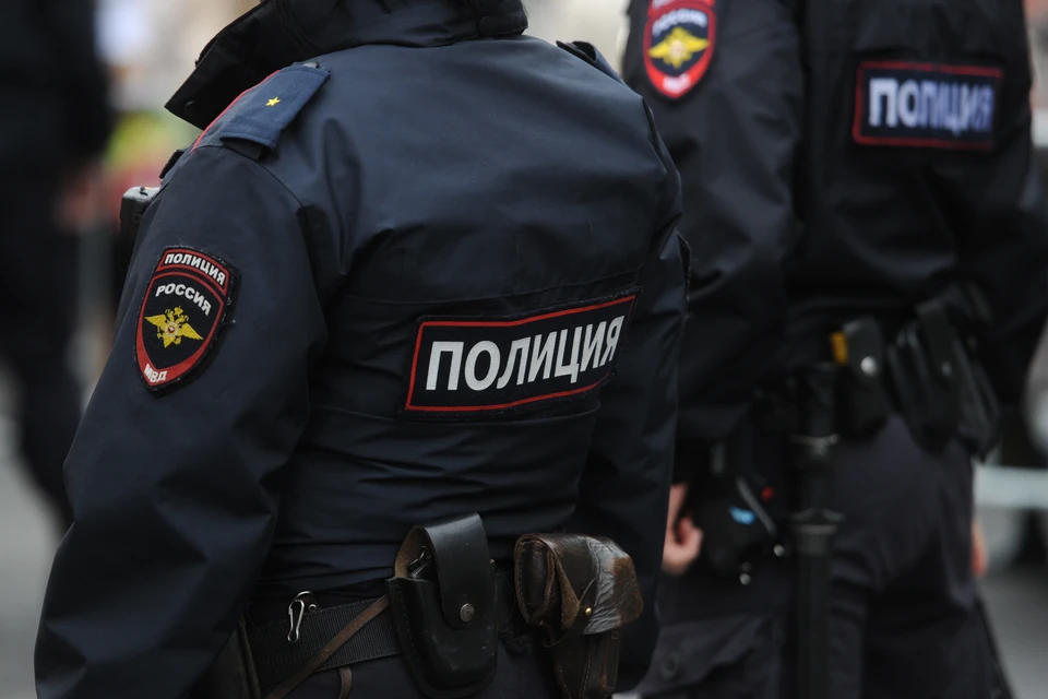 В Петербурге полиция задержала предполагаемых мошенников из "службы безопасности банка".