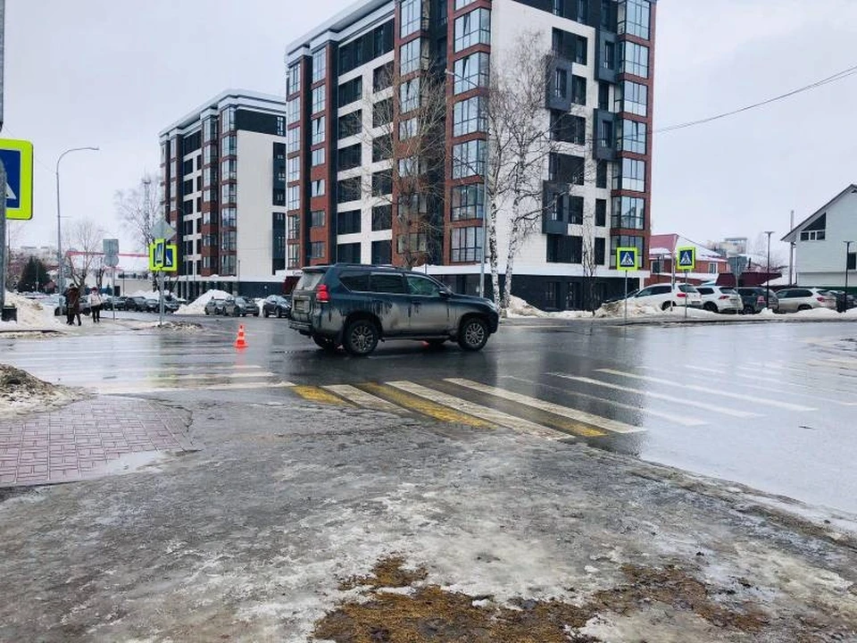 В Ханты-Мансийске водитель иномарки сбил женщину на "зебре" Фото: УГИБДД России по ХМАО-Югре