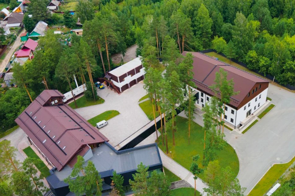 Санаторий находится рядом с резиденцией губернатора области. Фото: "1Е".