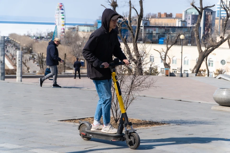 Электросамокаты пользуются популярностью у приморцев.