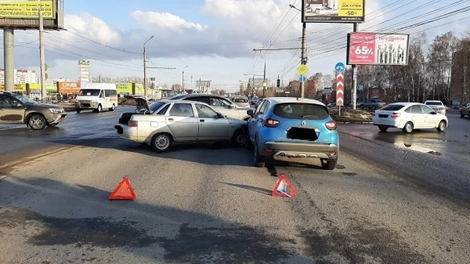 Автомобилистка влетела в выезжающую машину. Фото: ГУ МВД России по Самарской области