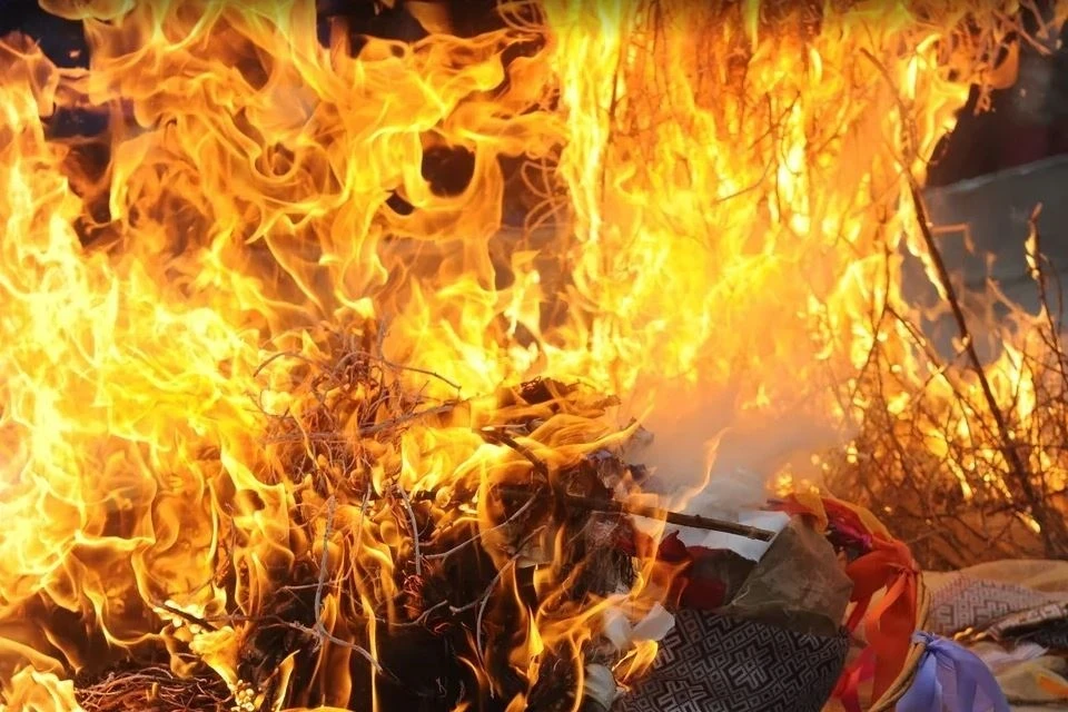 Убитую в Петербурге пенсионерку преступники сожгли на стройке.
