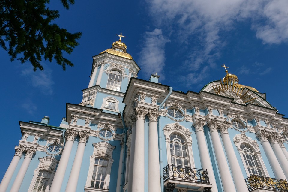 Смольнинское санкт петербург. Smolny Cathedral иконка. Сад Смольного собора Старая фото.