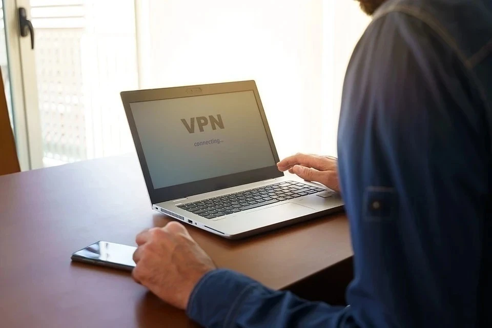 Песков признался, что пользуется VPN-сервисами