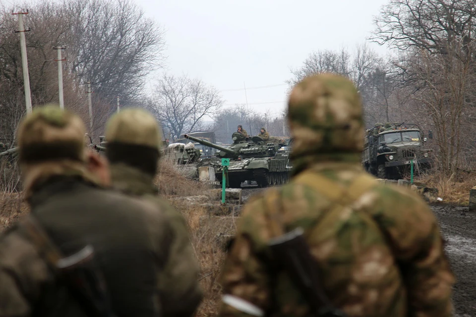 Идет переброска войск в район Донбасса.