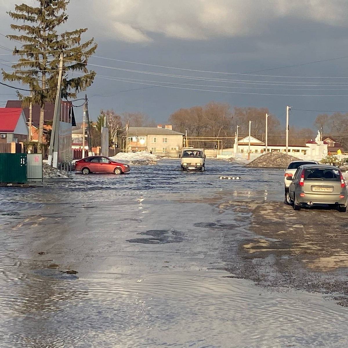 В Ставропольском районе дома и улицы ушли под воду - KP.RU