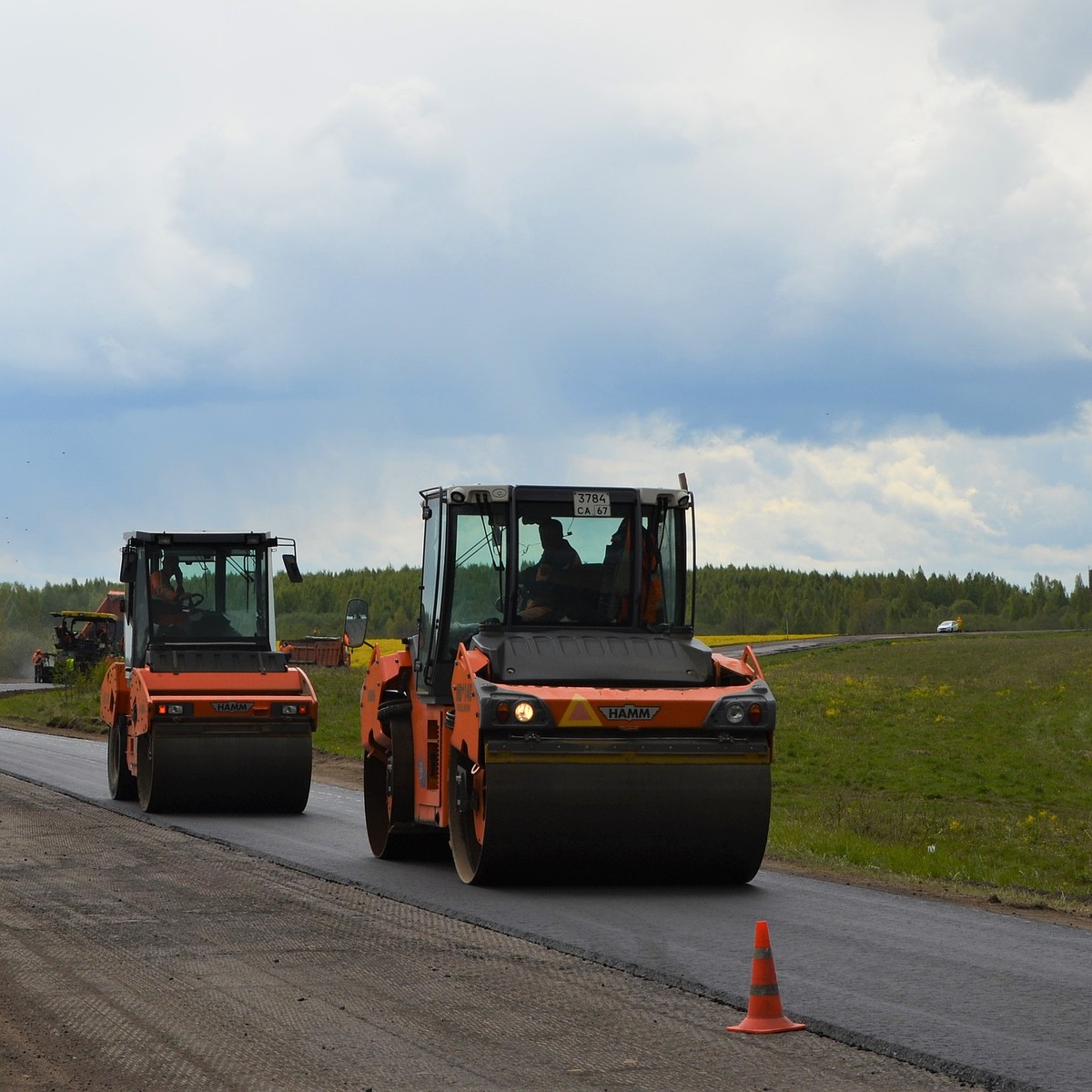 В Смоленской области в 2022 году продолжат ремонт дороги в Хиславичи - KP.RU